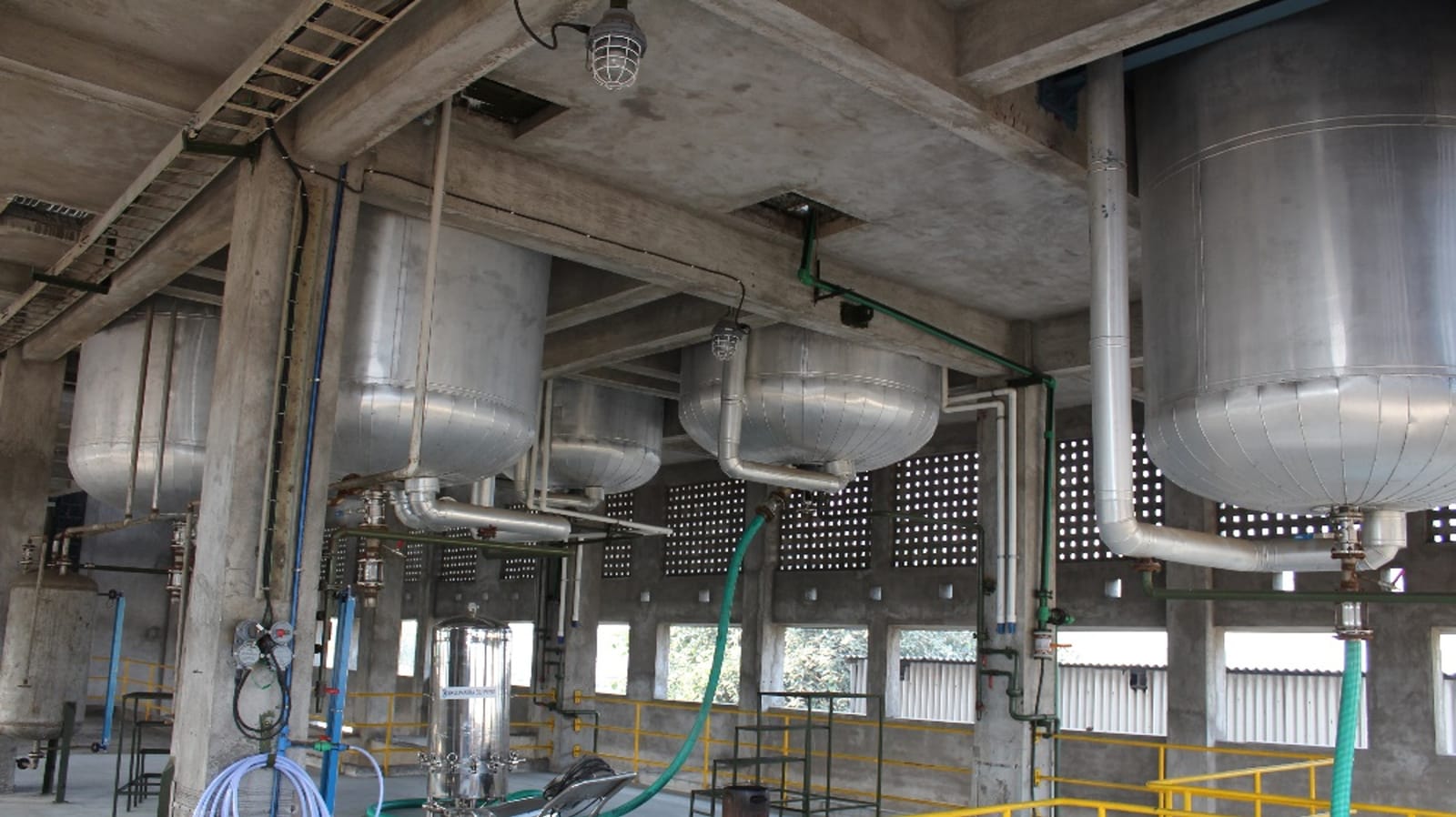 Manufacturing equipment and reaction area at Jayshree Industries
